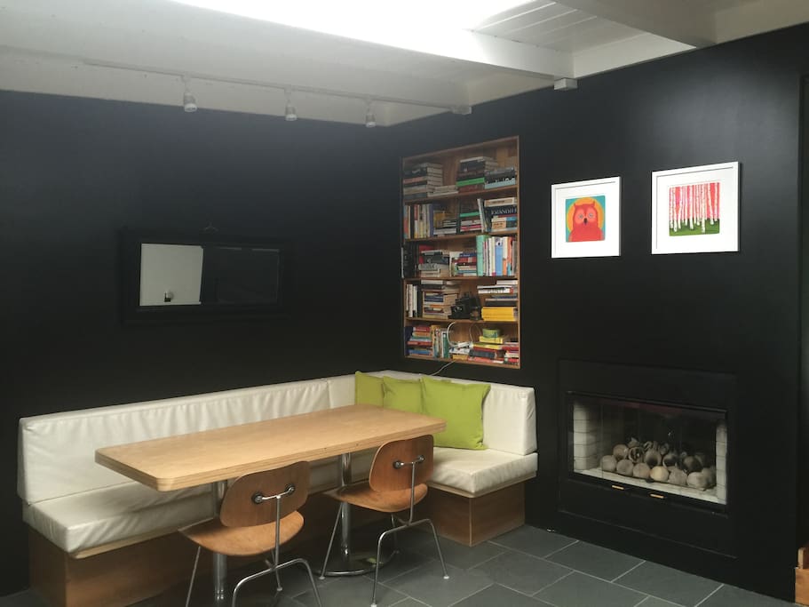 dining nook and 2 room fire place
