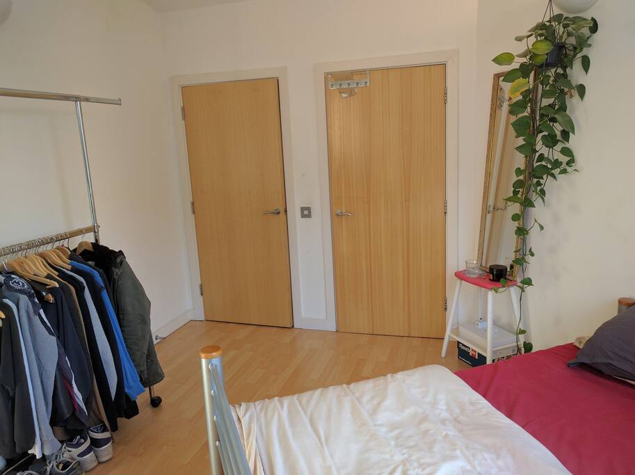 Bedroom w/ storage space