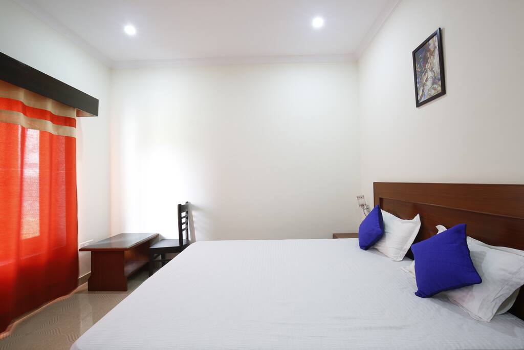 Standard king room