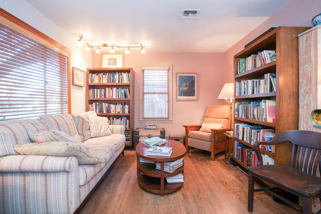 Front living room with lots of books to browse.