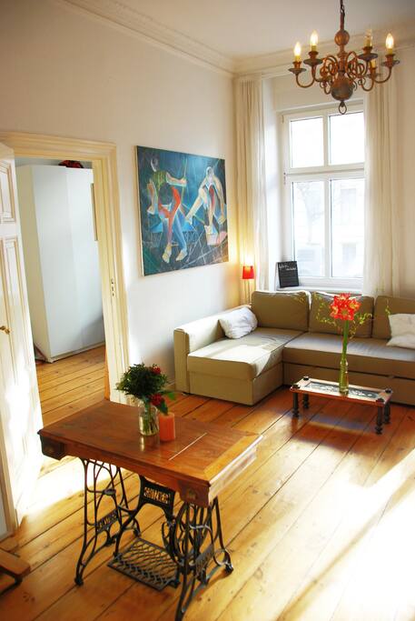 LIVINGROOM