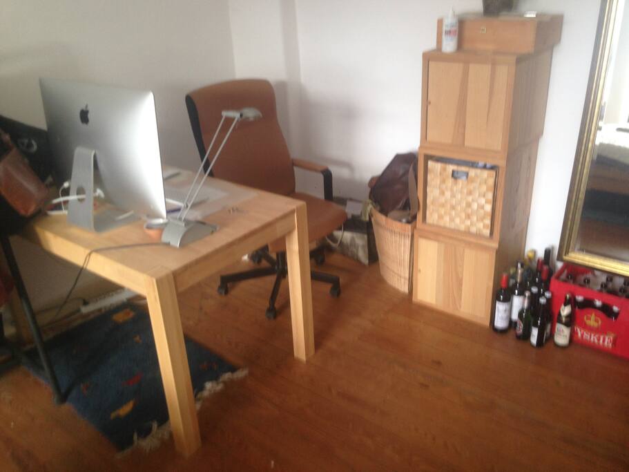 Das Zimmer (zum Zeitpunkt der Vermietung sind alle persönlichen Gegenstände ausgeräumt)