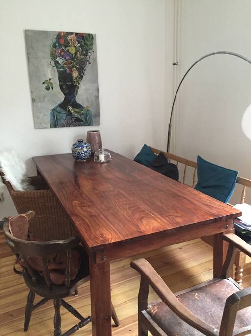 Esstisch im Wohnzimmer