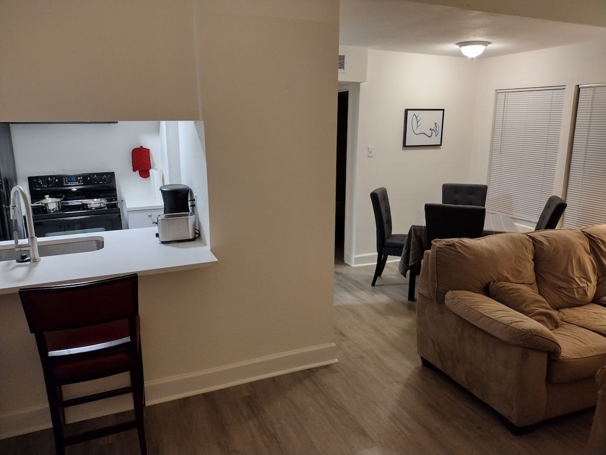 ️Private King Suite w/ Ensuite Bath Near Downtown