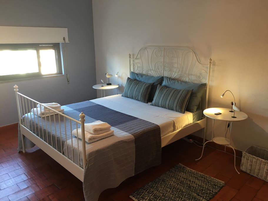 Comporta Suite - large bed with private bathroom