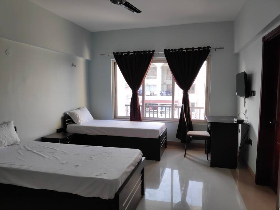 Ac Deluxe Twin Room At Spanish Garden Serviced Apartments For