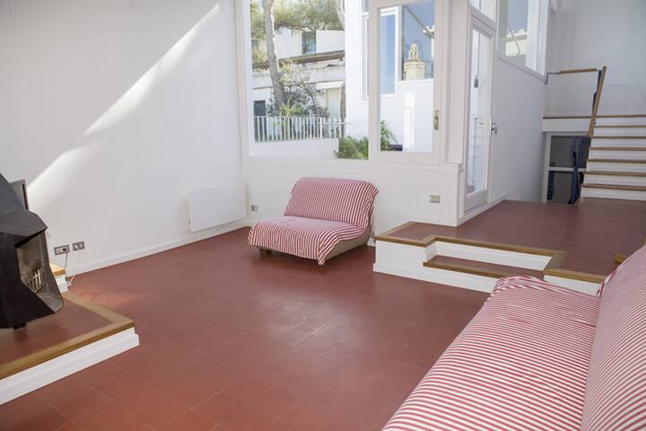 Tusquets – Casa con vista al mar y en la iglesia. gallery image 2