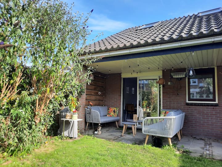 Private garden house close to the beach and Amsterdam.