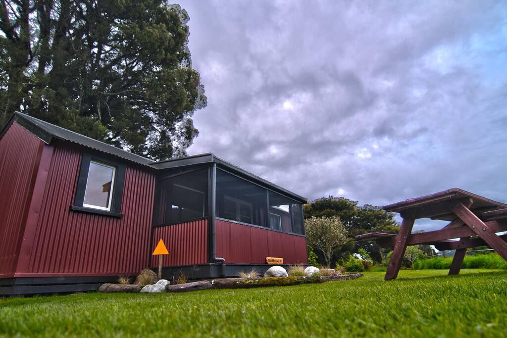 The Grassy Flat Hut