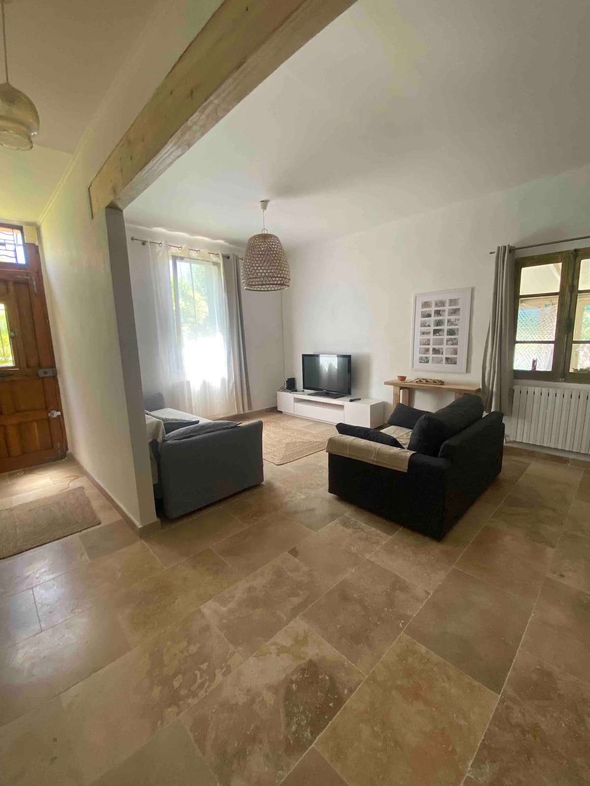 Top performing Airbnb: Between the Alpilles and the Luberon 3 bedrooms 10 people in Cavaillon