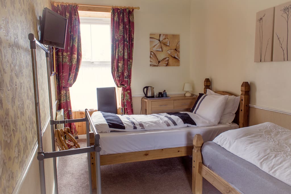 Twin Room (B)