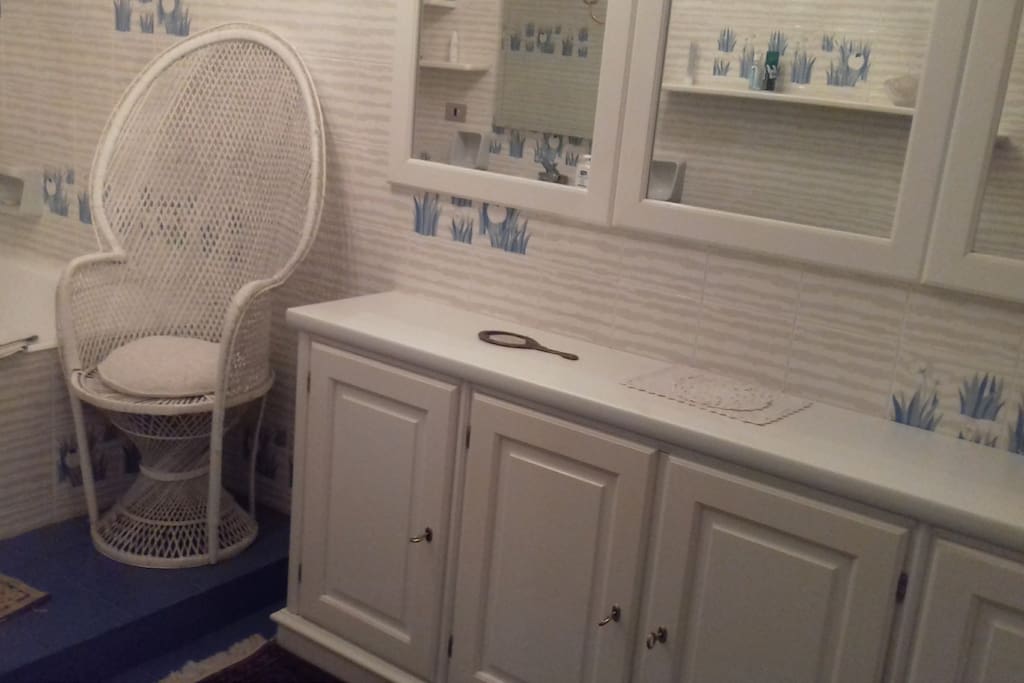 Particolare dell'arredo bagno