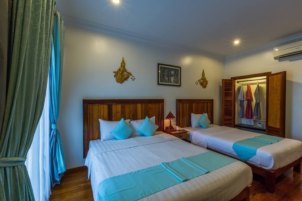 Deluxe Family Room