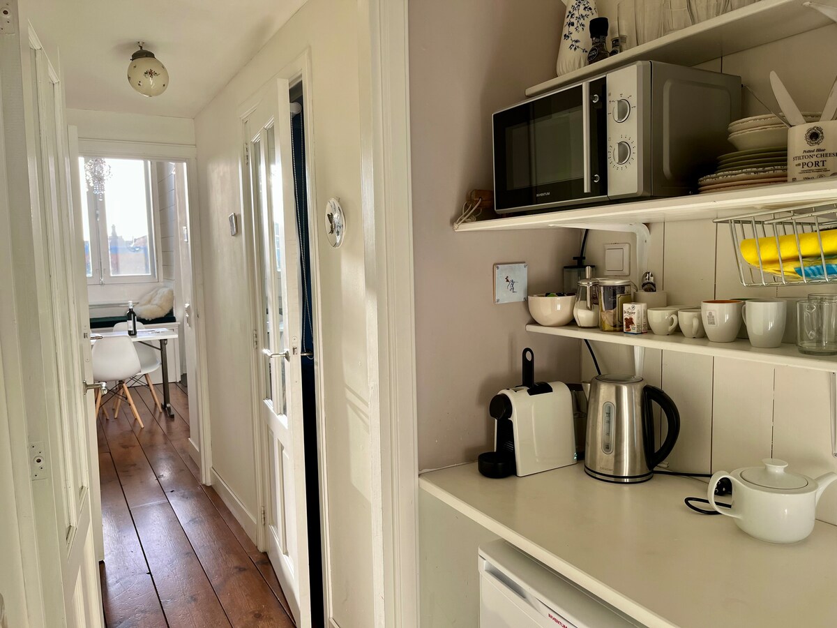 Top performing Airbnb: romantic stay in the centre of Amsterdam in Oude Pijp
