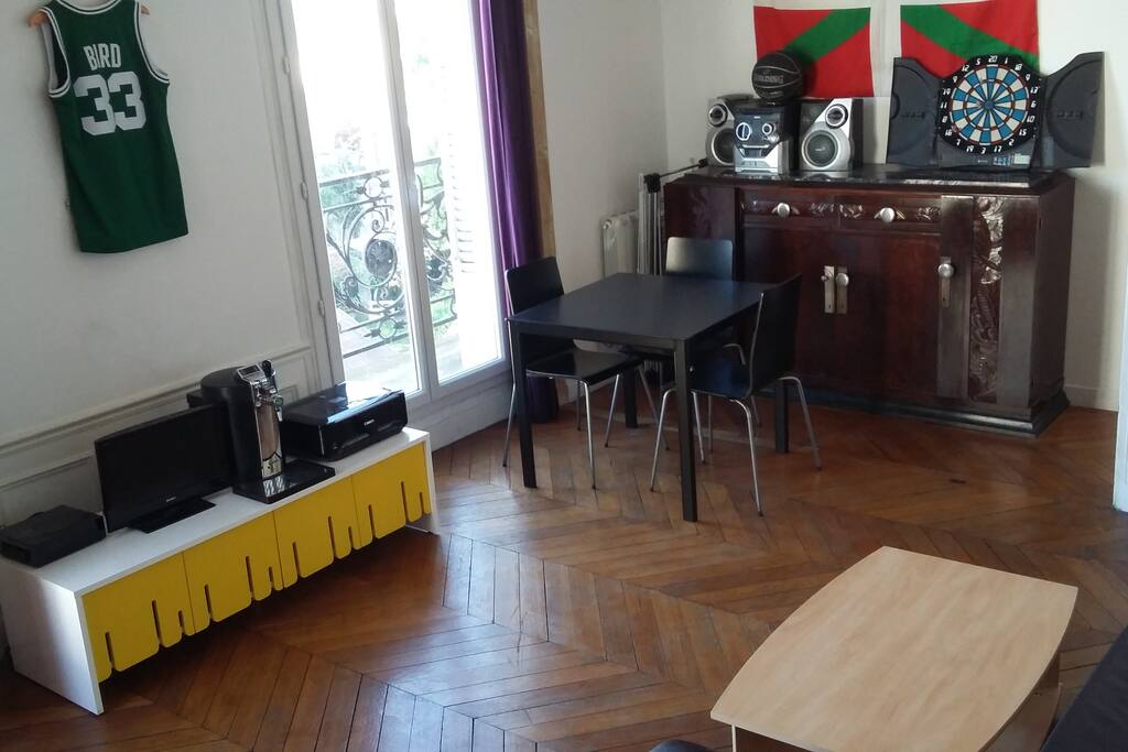 SALON