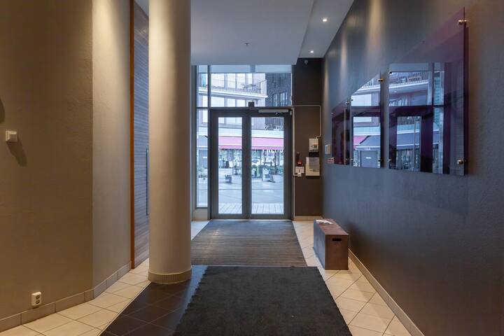 Best location. Apt. Tjuvholmen. Short/ long term. gallery image 3