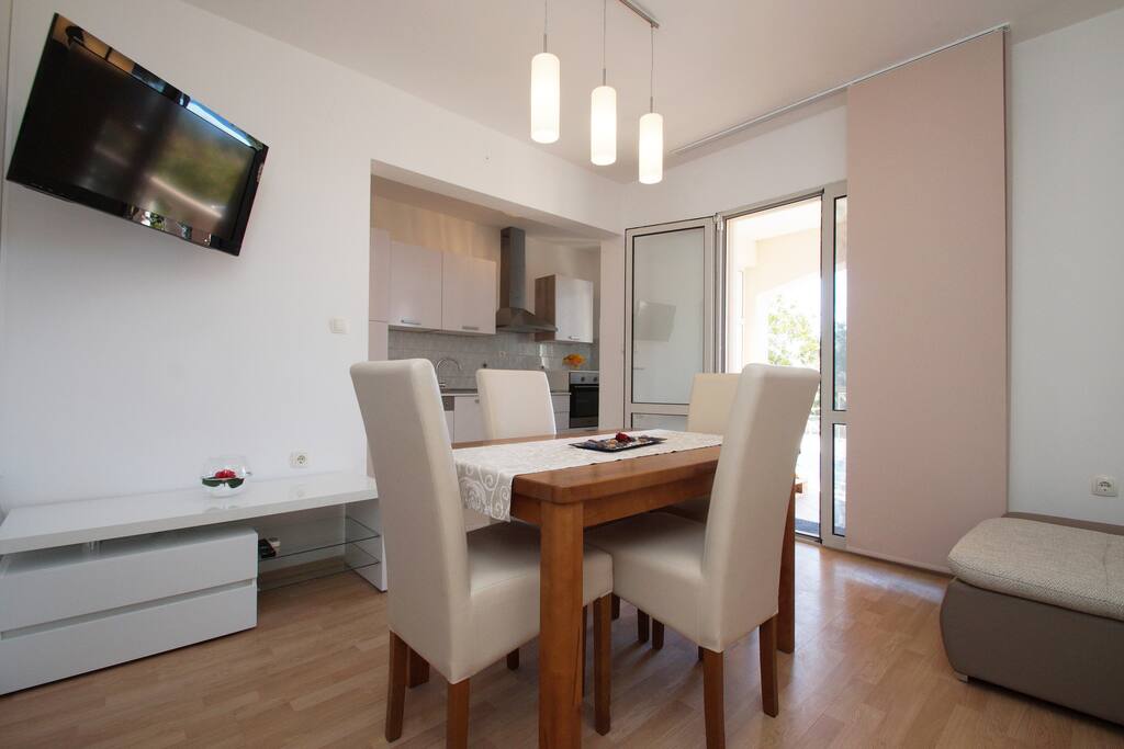 Dining room, kitchen