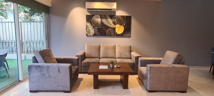 Living room image 4