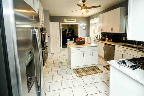 12 bed 6 bedroom 3.5 Bath 13 Mins to Downtown Atl