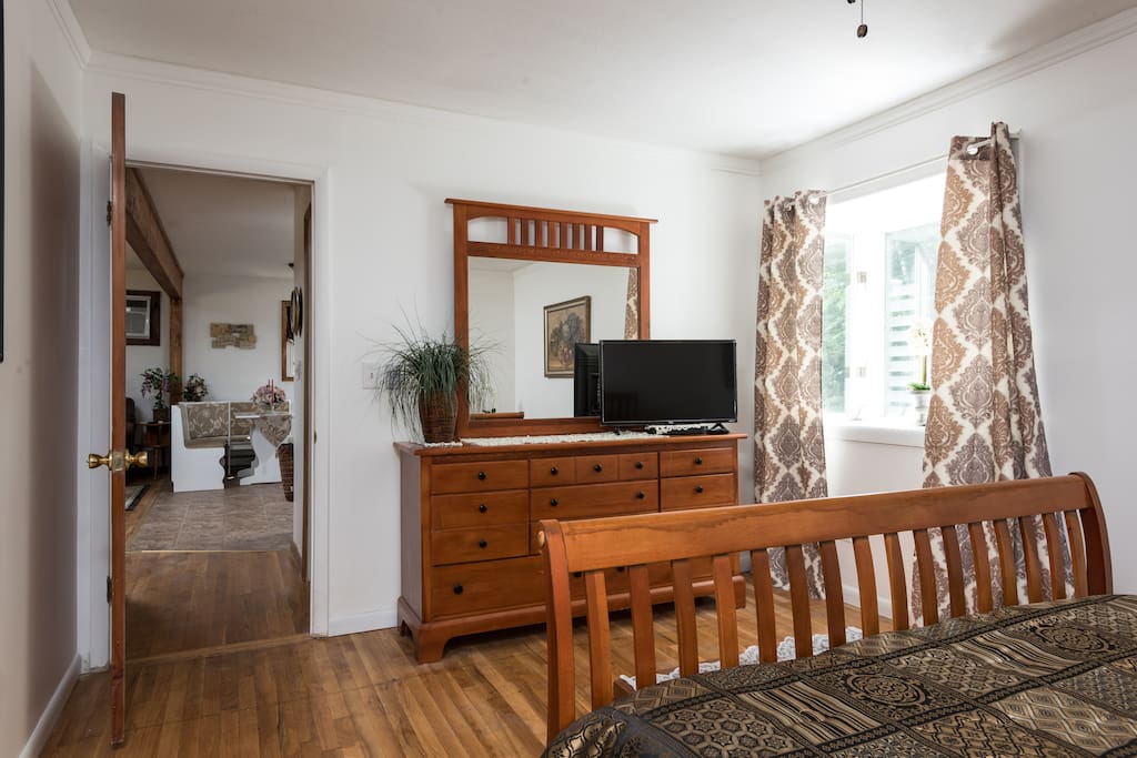 Master Bedroom Smart TV and DVD Player (Netflix or use your own Amazon Account)