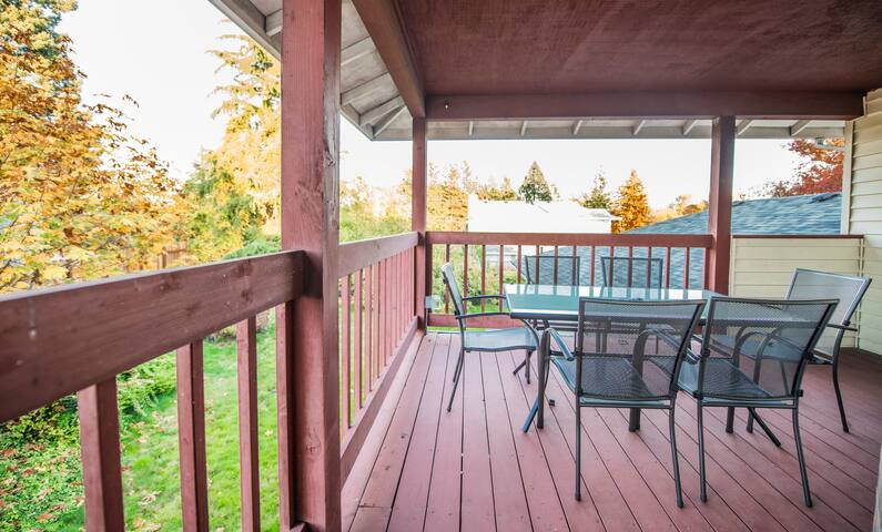 Spacious 5,000+ sq ft house, Close to PDX Airport gallery image 5