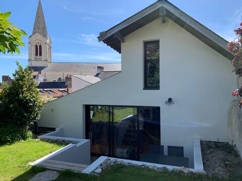 Airbnb performant: Charming house, quiet in the heart of the upper town. à Pornic