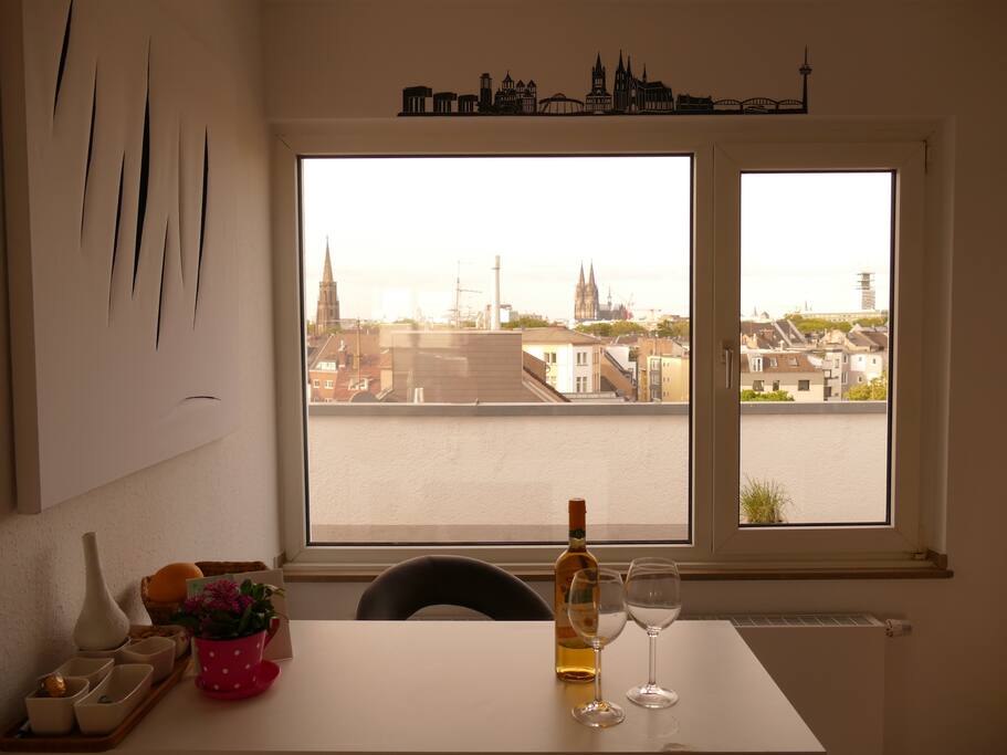 Frühstückstisch mit Domblick