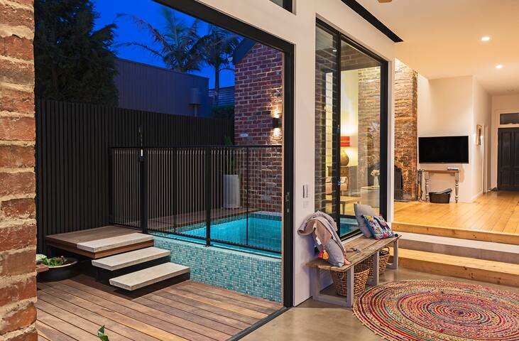 Grand Designs Beach Front Mornington gallery image 5