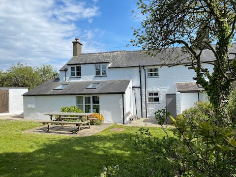 Family cottage near Abersoch and beaches