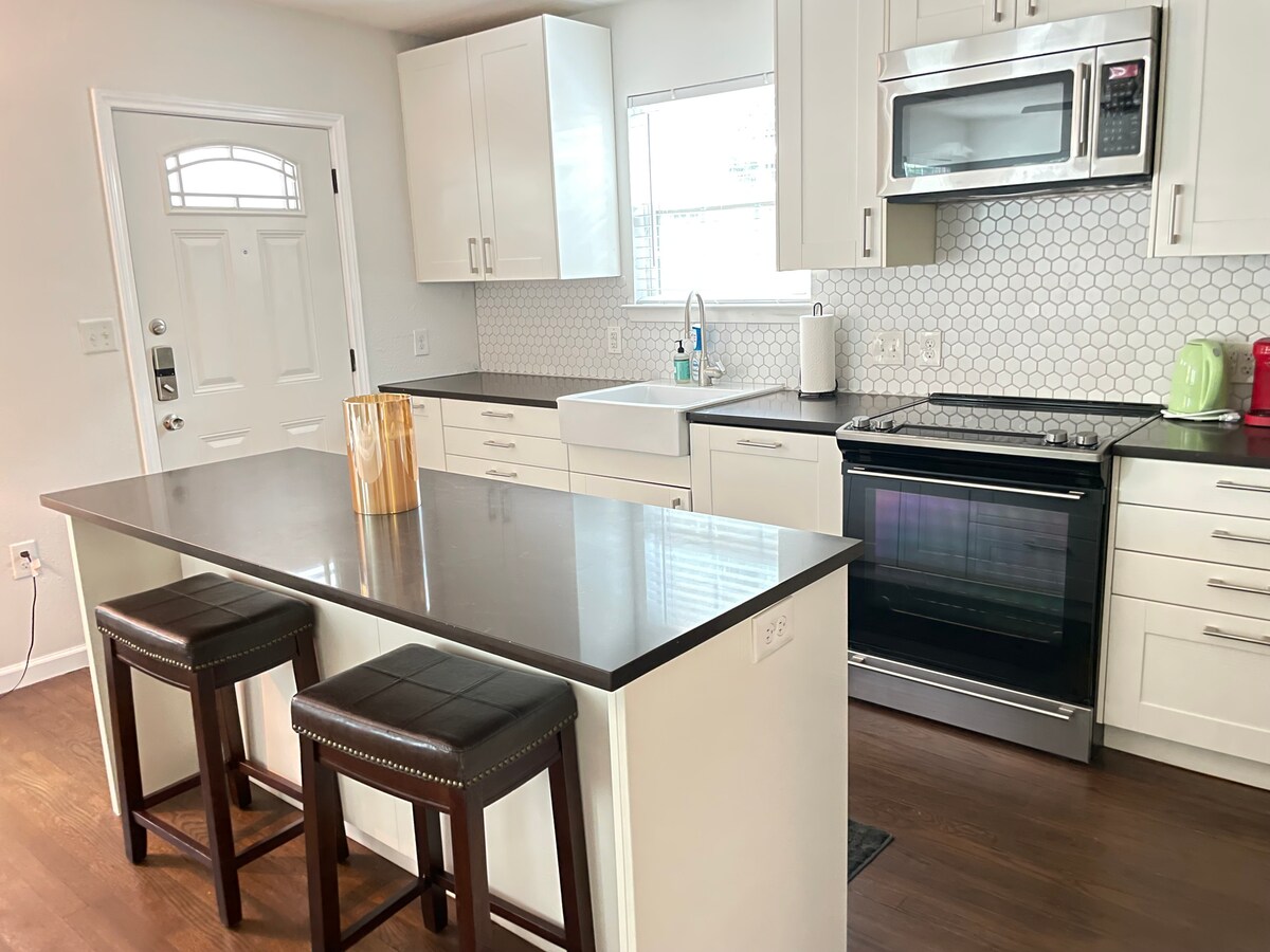 King, Heart of East Austin, Walkable, Home Office