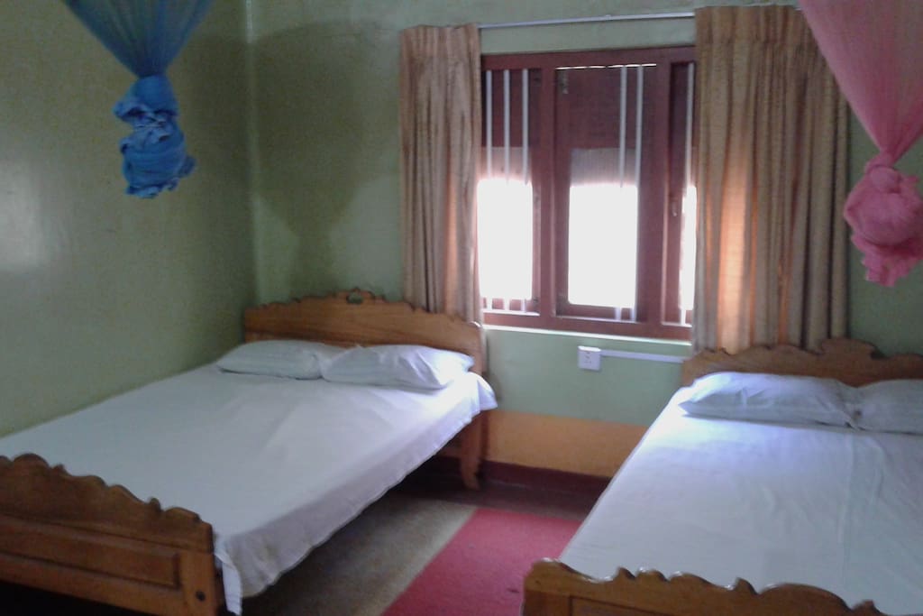 a twin room - 2 single beds