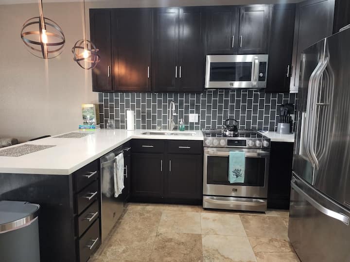 2br 1ba Waterfront Retreat - Texas City, TX