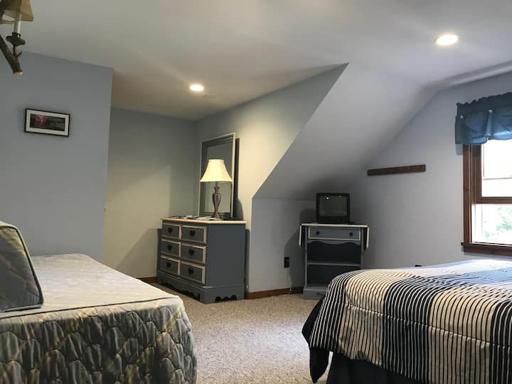 Dhoma e gjumit #2 Queen dhe Futon