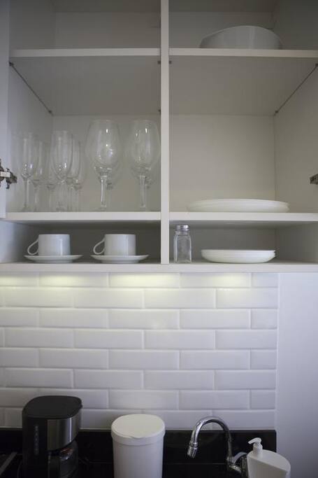 Utensílios na cozinha na sua suite. Kitchenware on your suite