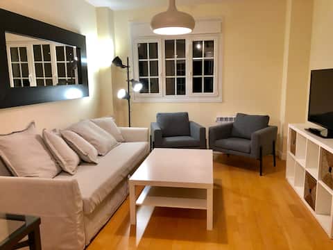 Anuncio de Airbnb popular: Apartment with a view on the 1st line of Playa Finisterre en Fisterra