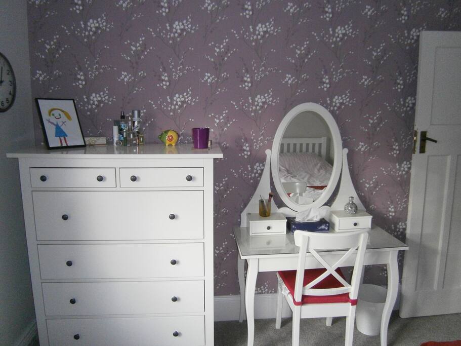 Comfortable single room looking onto garden