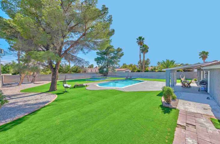 Amazing Modern House! 6 BDR gallery image 5