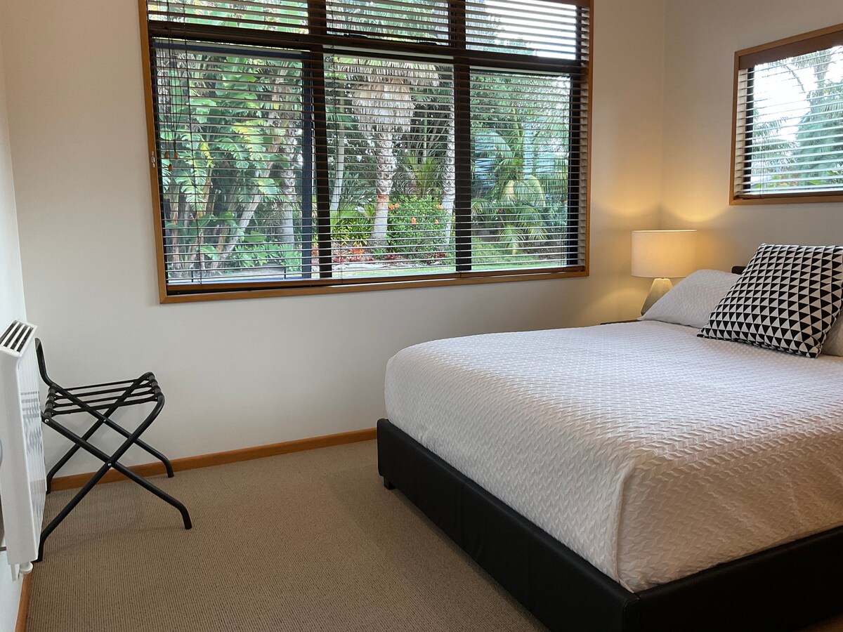 Საძინებელი 1
საწოლი 152 × 203 სმ