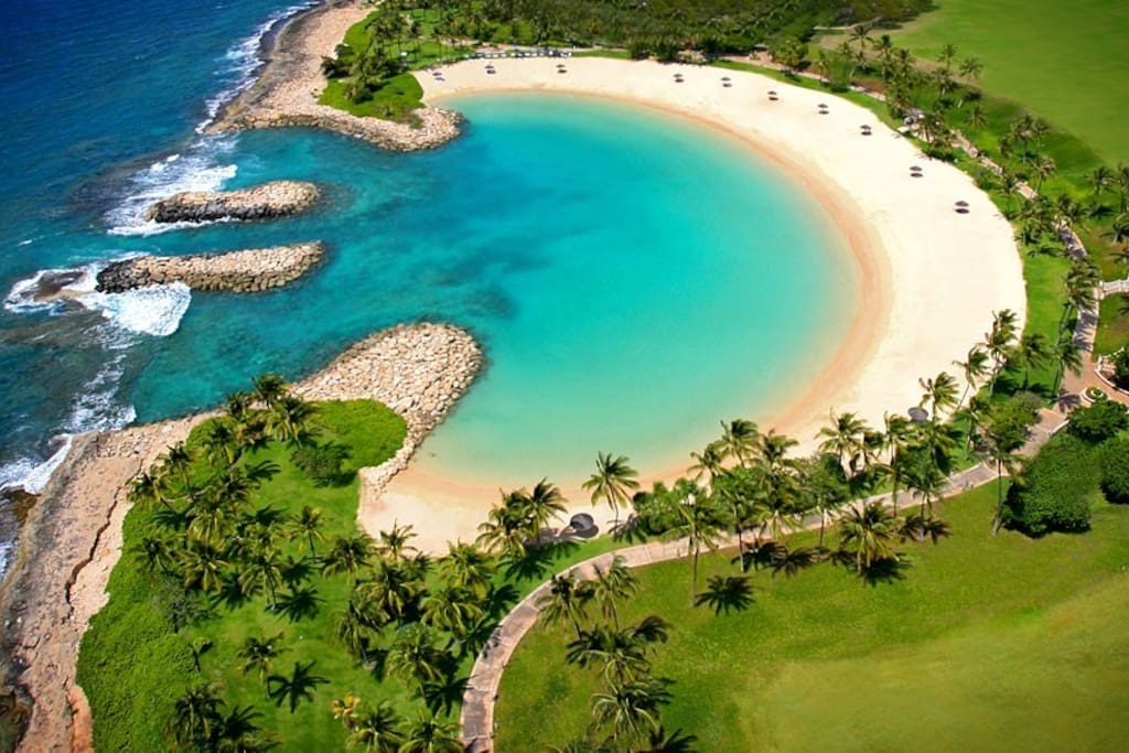 1 of the 4 absolutely beautiful lagoons in the Ko Olina Resort!