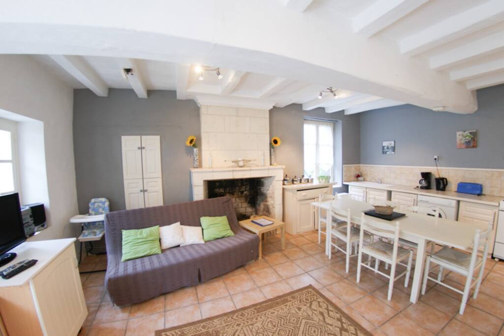 Lounge / Kitchen