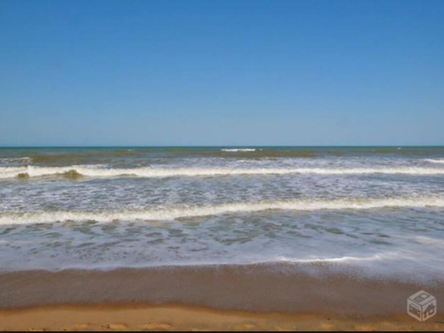 praia de unamar muito tranquila para banho.