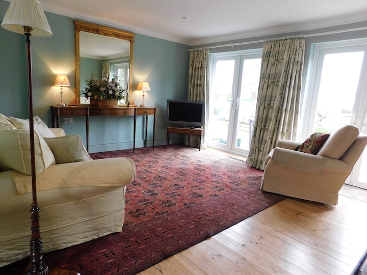 Dove Cottage 1 Mile From  Cholmondeley - Cholmondeley Castle Gardens