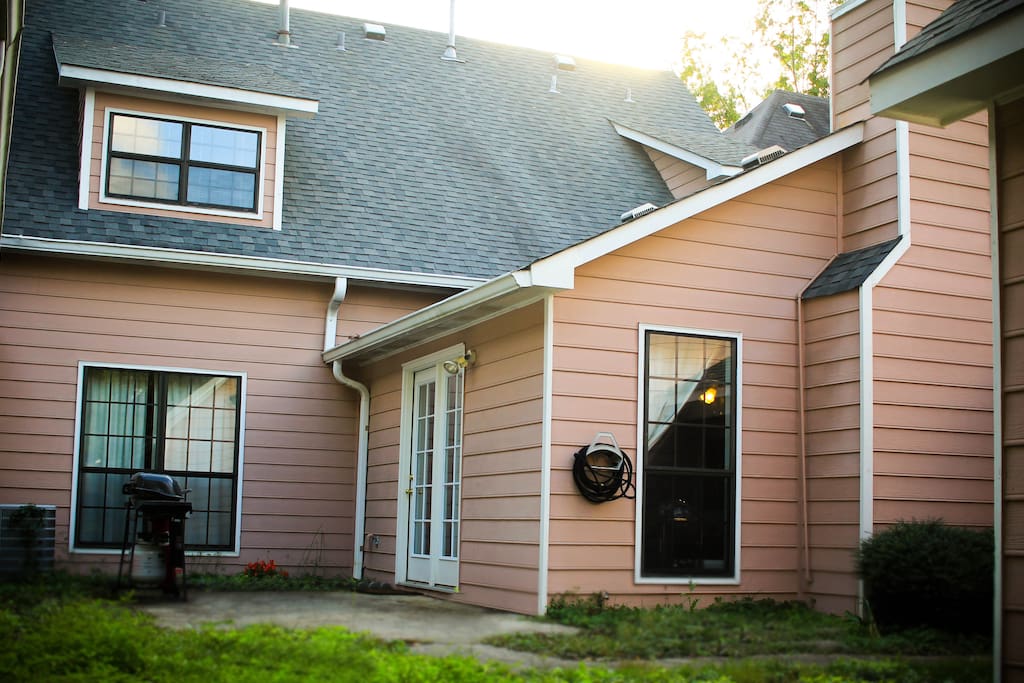 Spacious enclosed backyard