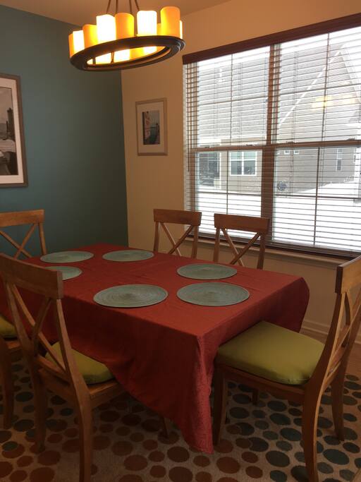 Dining room seats 6