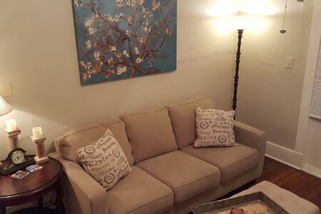 Midtown Charm in Historic Overton Area!