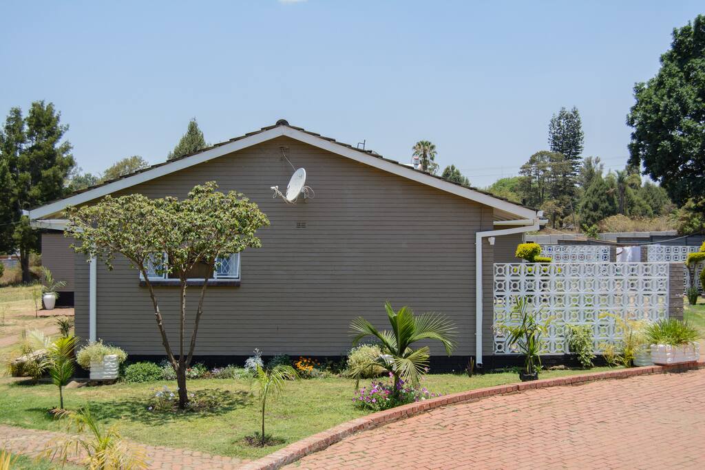 Las Palmas Guest Lodge