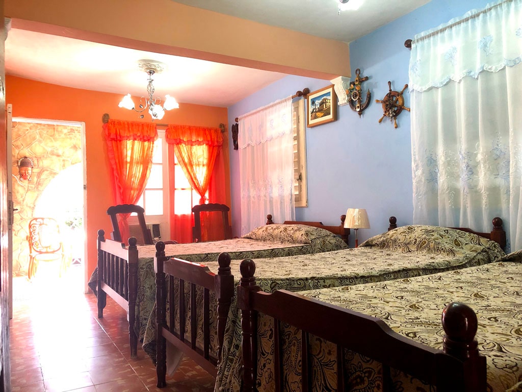 საძინებელი 1