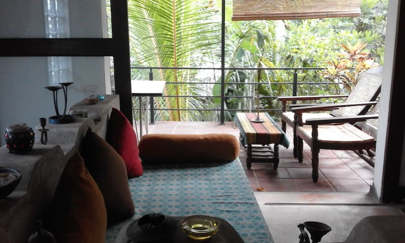M House ; local stay provider