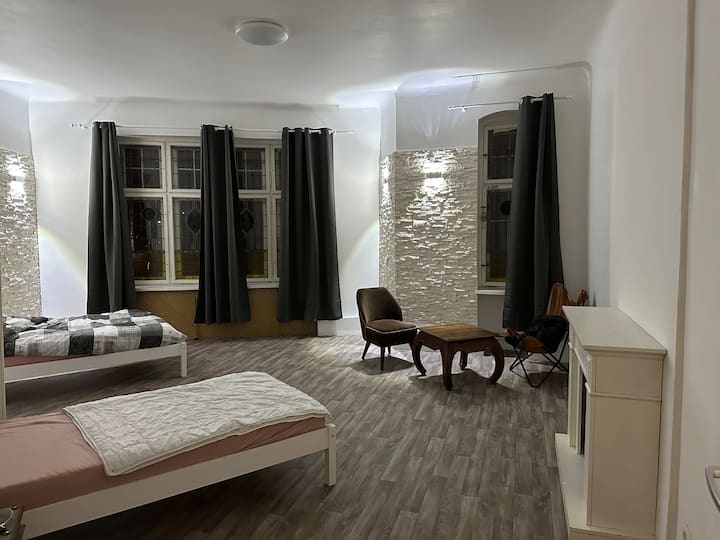 Super Große 4 Zimmer Wohnung - Berlin