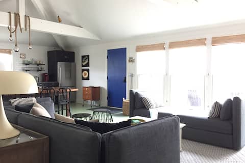 Successful Airbnb property: Three Sisters Cottage + Clubhouse with ocean view in Kure Beach